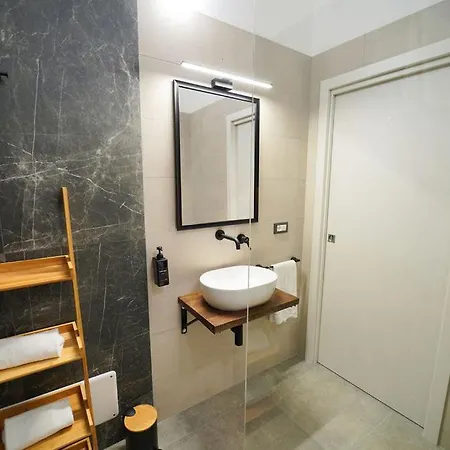Bed and Breakfast Seaside Twins 4*