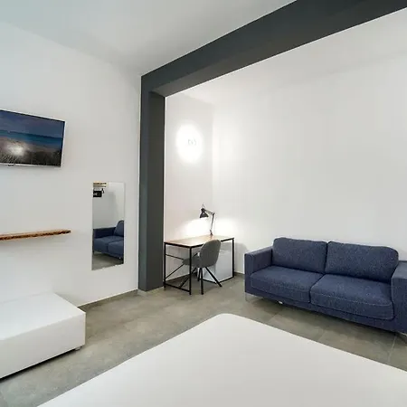 Bed and Breakfast Seaside Twins 4*